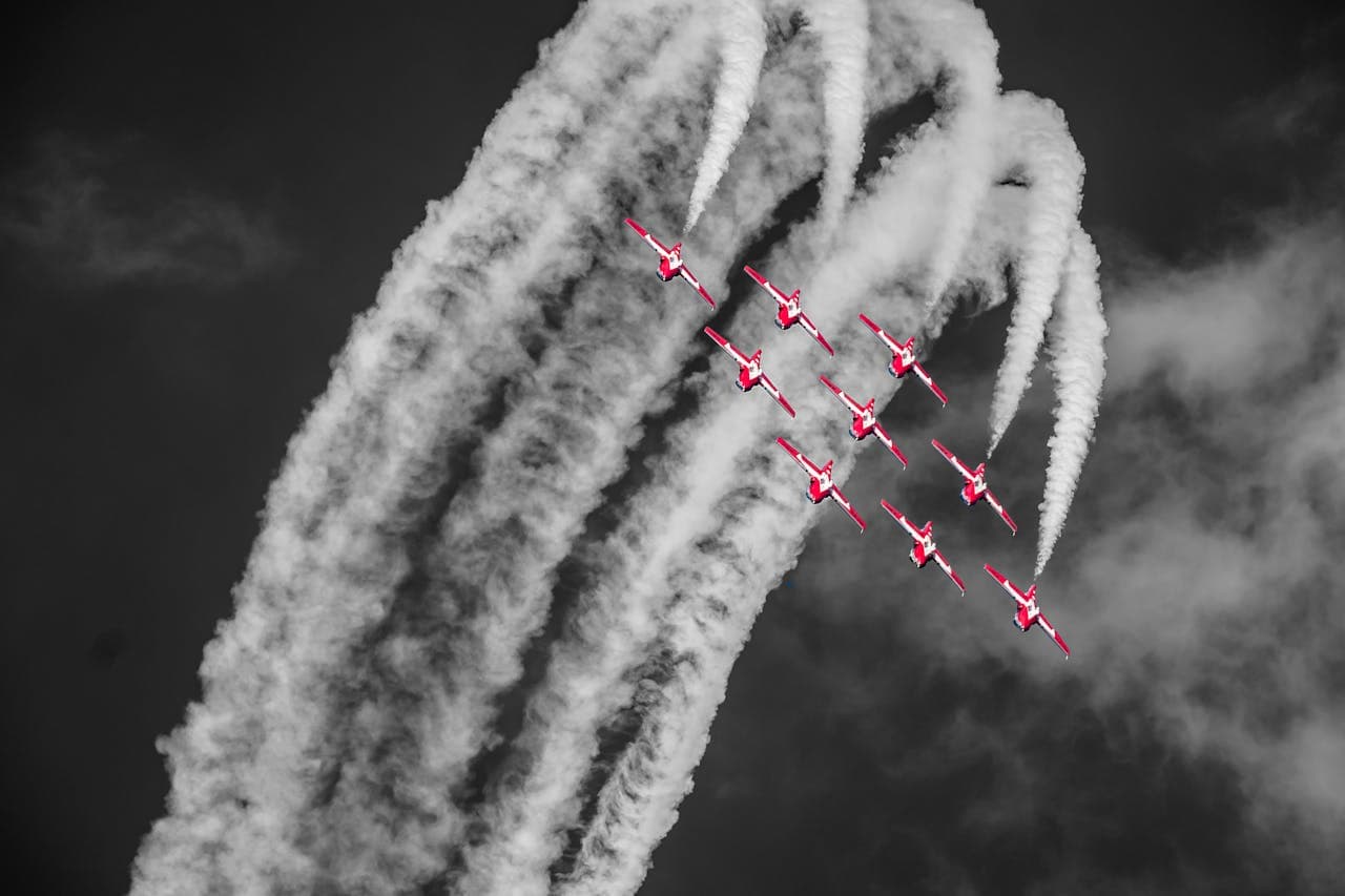 Jets flying in close formation